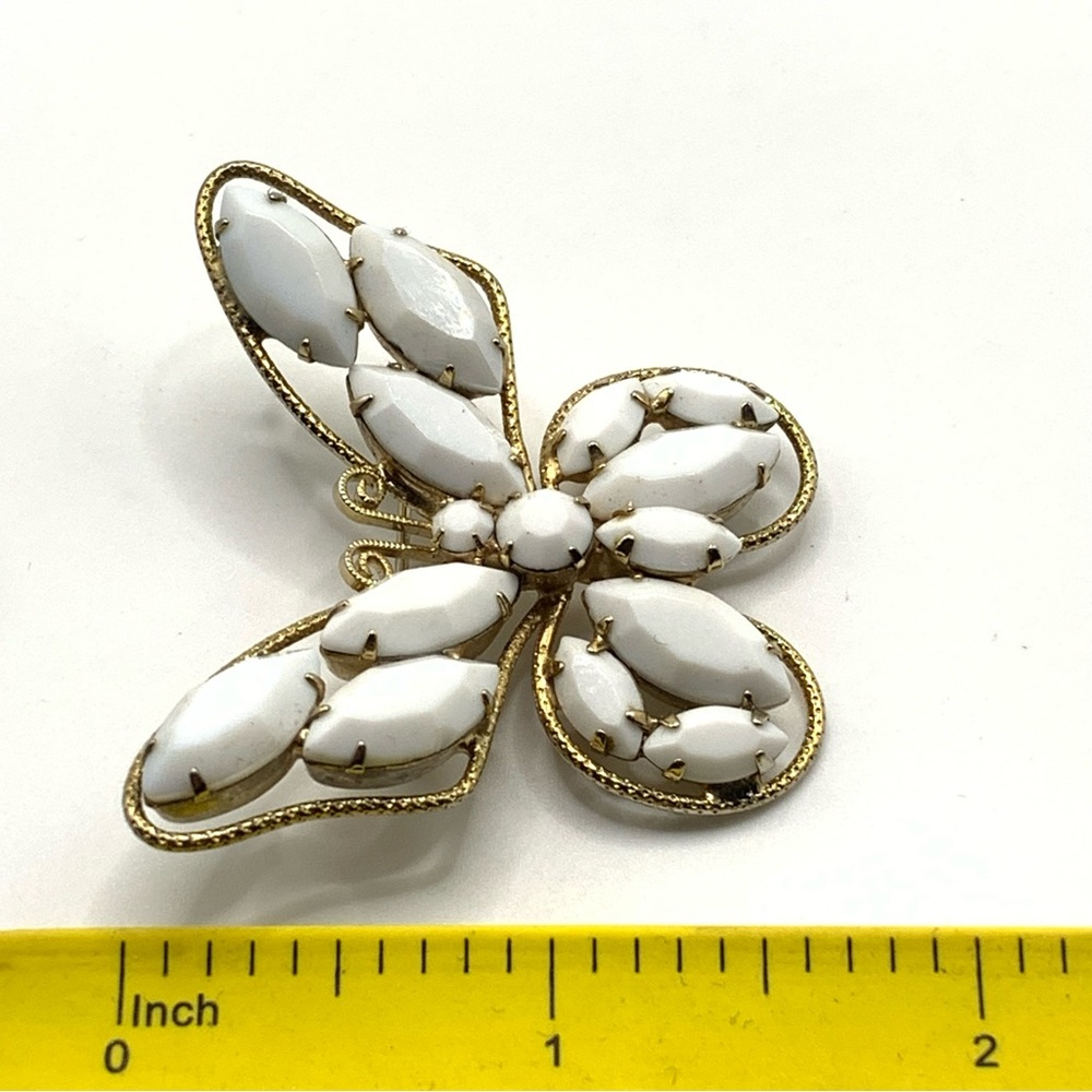 Vintage Verified D&E Juliana white glass rhinestone silver tone butterfly brooch - Picture 6 of 6